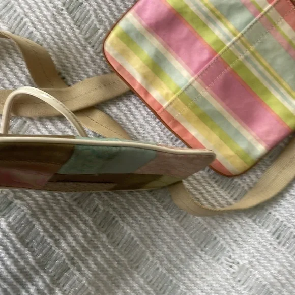 Coach Crossbody & Wristlet Just Needs Cleaning .No tears, holes - Picture 4 of 9